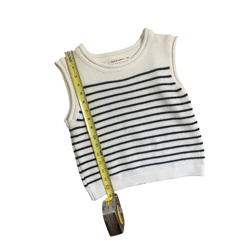 Moon & Madison Wm XS Stripe Sweater Vest Y2K Retro 90s 80s Vtg Preppy Academia
